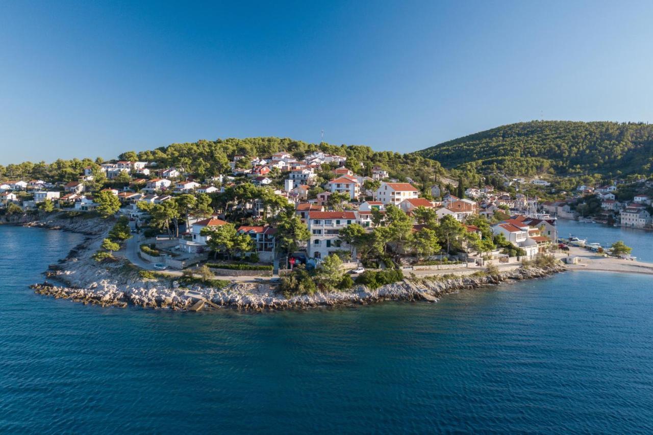 Apartments By The Sea Stomorska, Solta - 5190 외부 사진