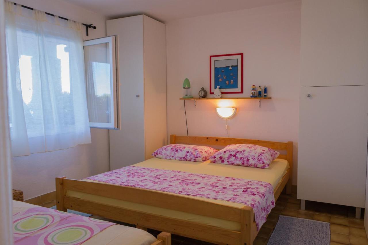Apartments By The Sea Stomorska, Solta - 5190 외부 사진